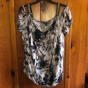 Rock & Republic cold shoulder top